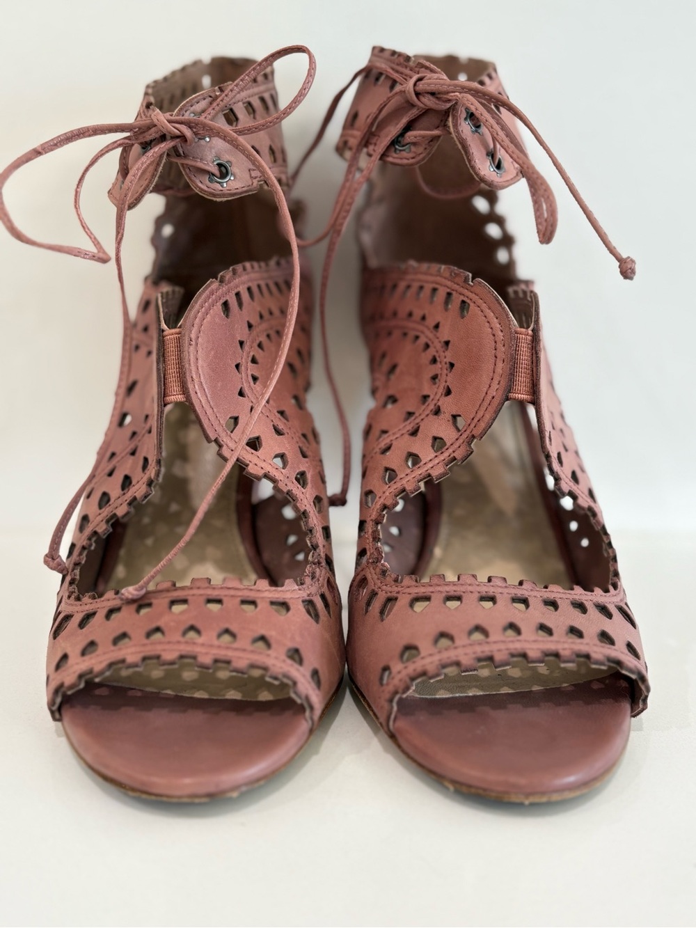 Via Spiga Dusty Rose Laser Cut Leather Lace-Up Heels Sandals Size 8 (EU 38)